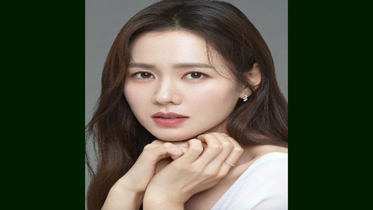 Son Ye-jin (Actriz) Son Ye-jin (Actriz)