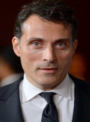 Rufus Sewell (Actor)