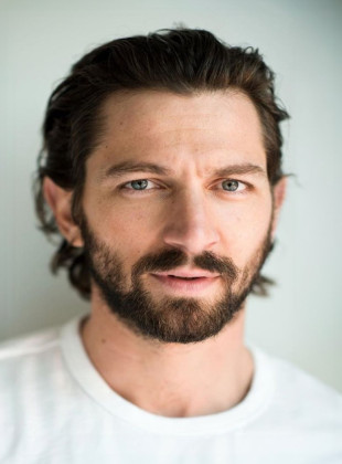 Michiel Huisman (Actor)