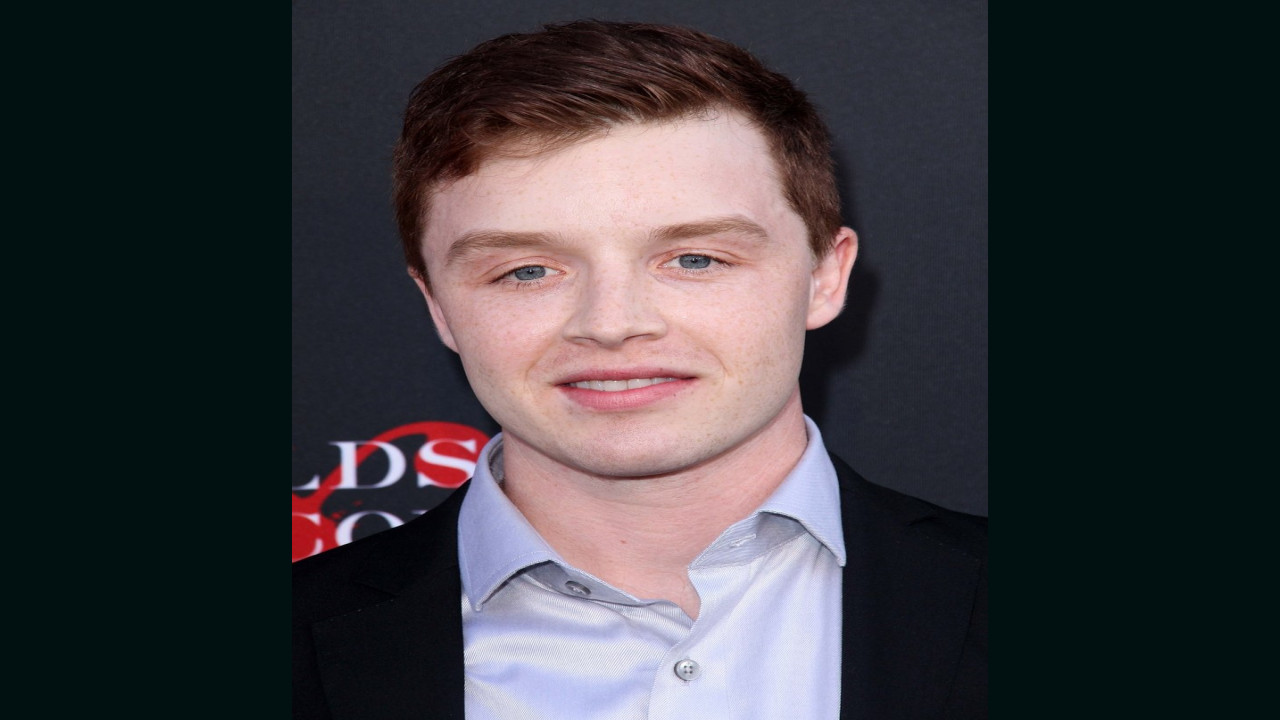 Noel Fisher (Actor) Noel Fisher (Actor)