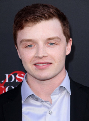Noel Fisher (Actor)