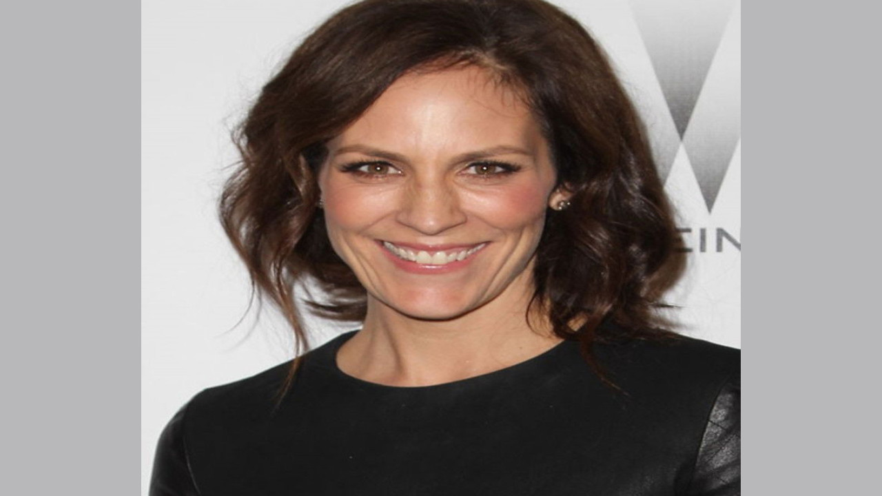 Annabeth Gish (Presentadora) Annabeth Gish (Presentadora)