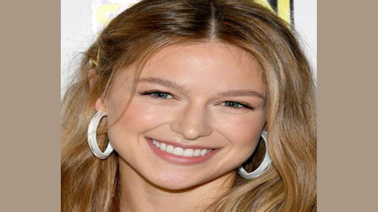 Melissa Benoist (Presentadora)