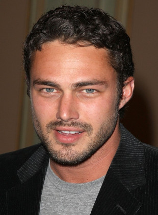 Taylor Kinney (Presentador)