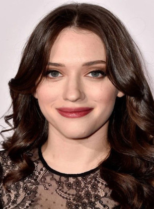 Kat Dennings (Presentadora)