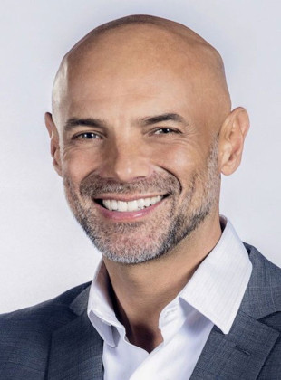 Javier Poza (Presentador)