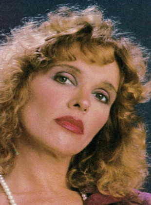 Pat Manning (Presentadora)