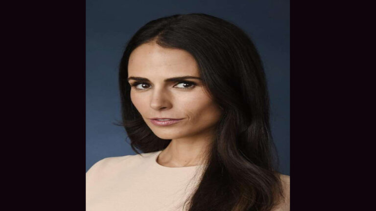 Jordana Brewster (Presentadora)