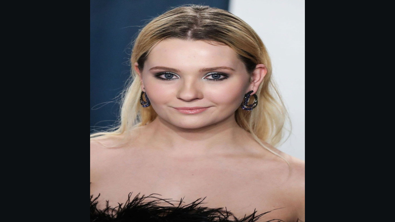 Abigail Breslin (Presentadora)