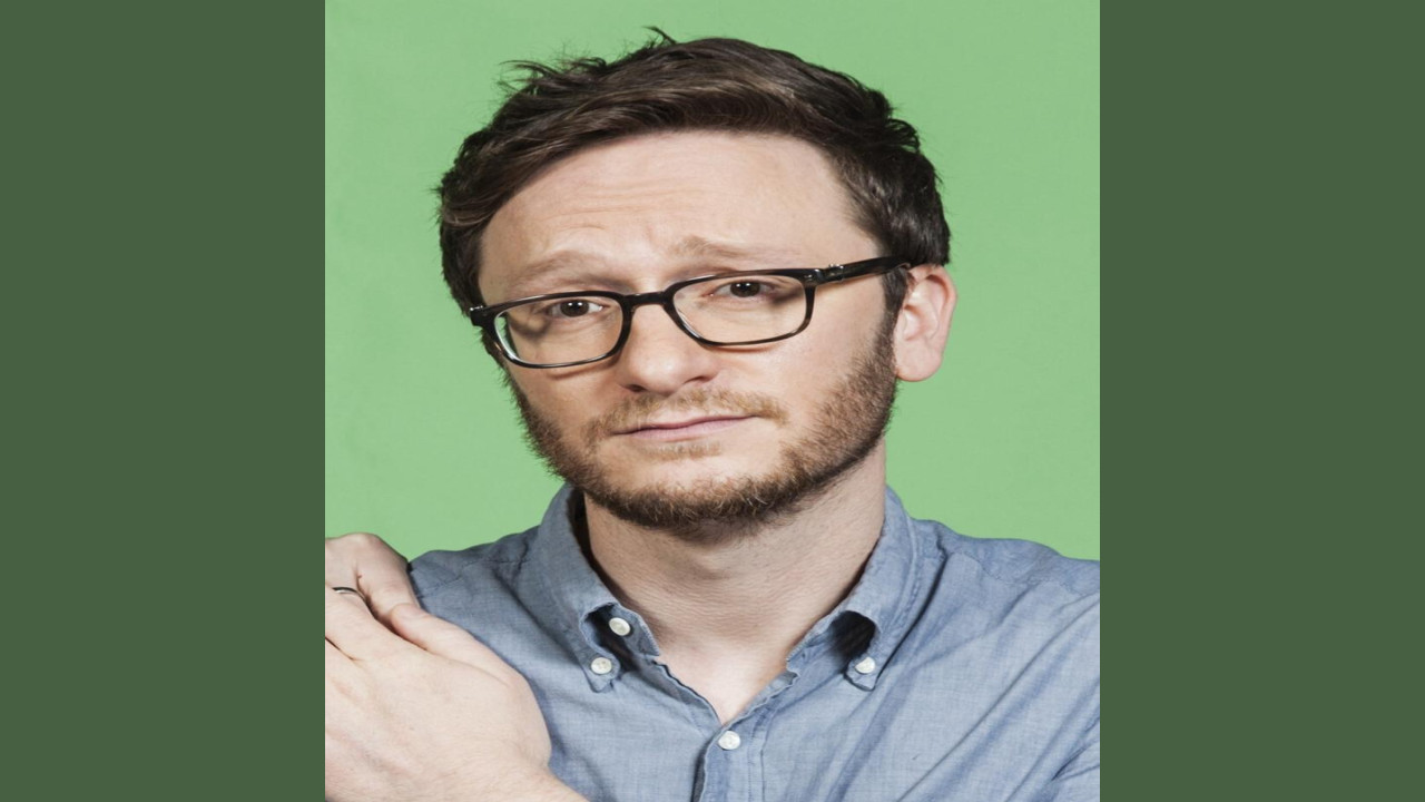 Akiva Schaffer (Presentador) Akiva Schaffer (Presentador)