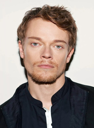 Alfie Allen (Presentador)