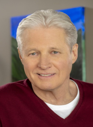 Bruce Boxleitner (Presentador)