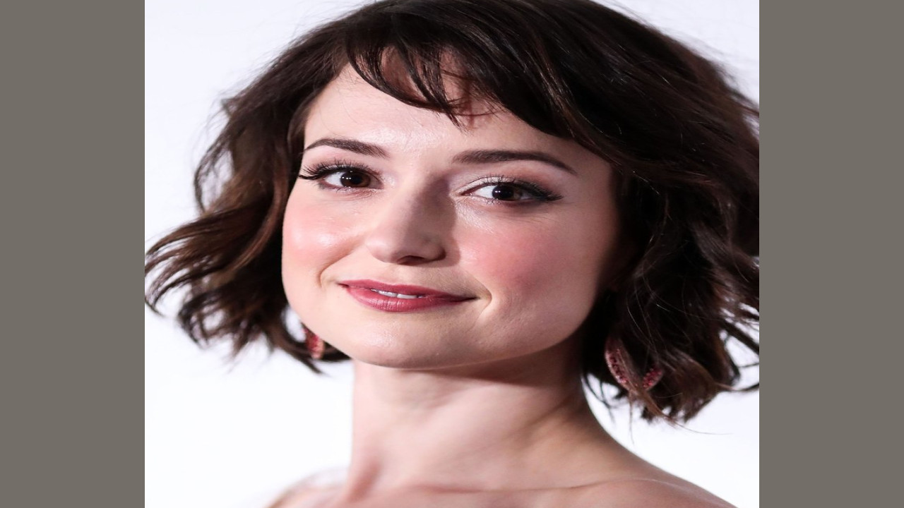 Milana Vayntrub (Actriz)