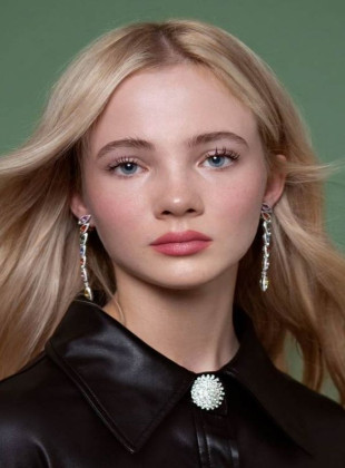 Freya Allan (Actriz)