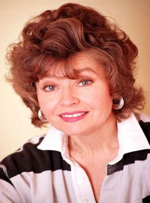 Prunella Scales (Actriz)