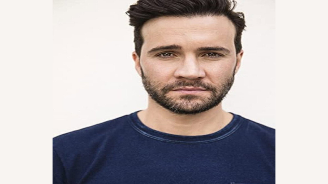Gil McKinney (Actor)