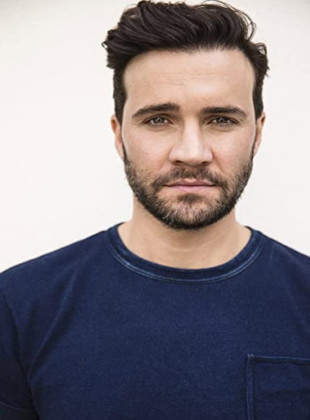 Gil McKinney (Actor)