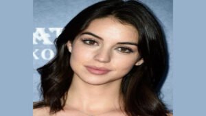 Adelaide Kane (Actriz)