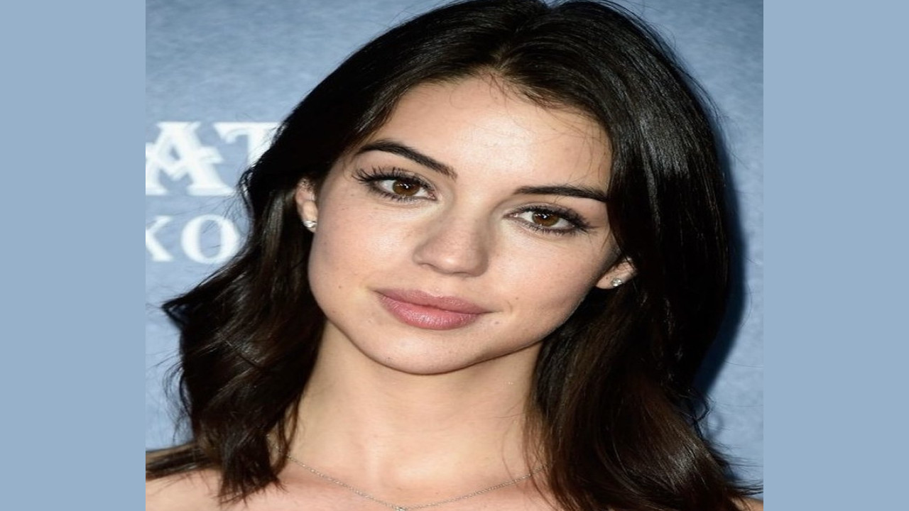 Adelaide Kane (Actriz)