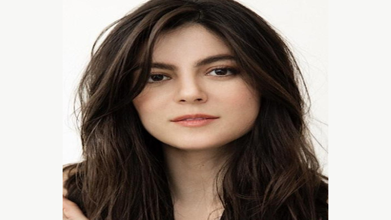 Monica Barbaro (Actriz)