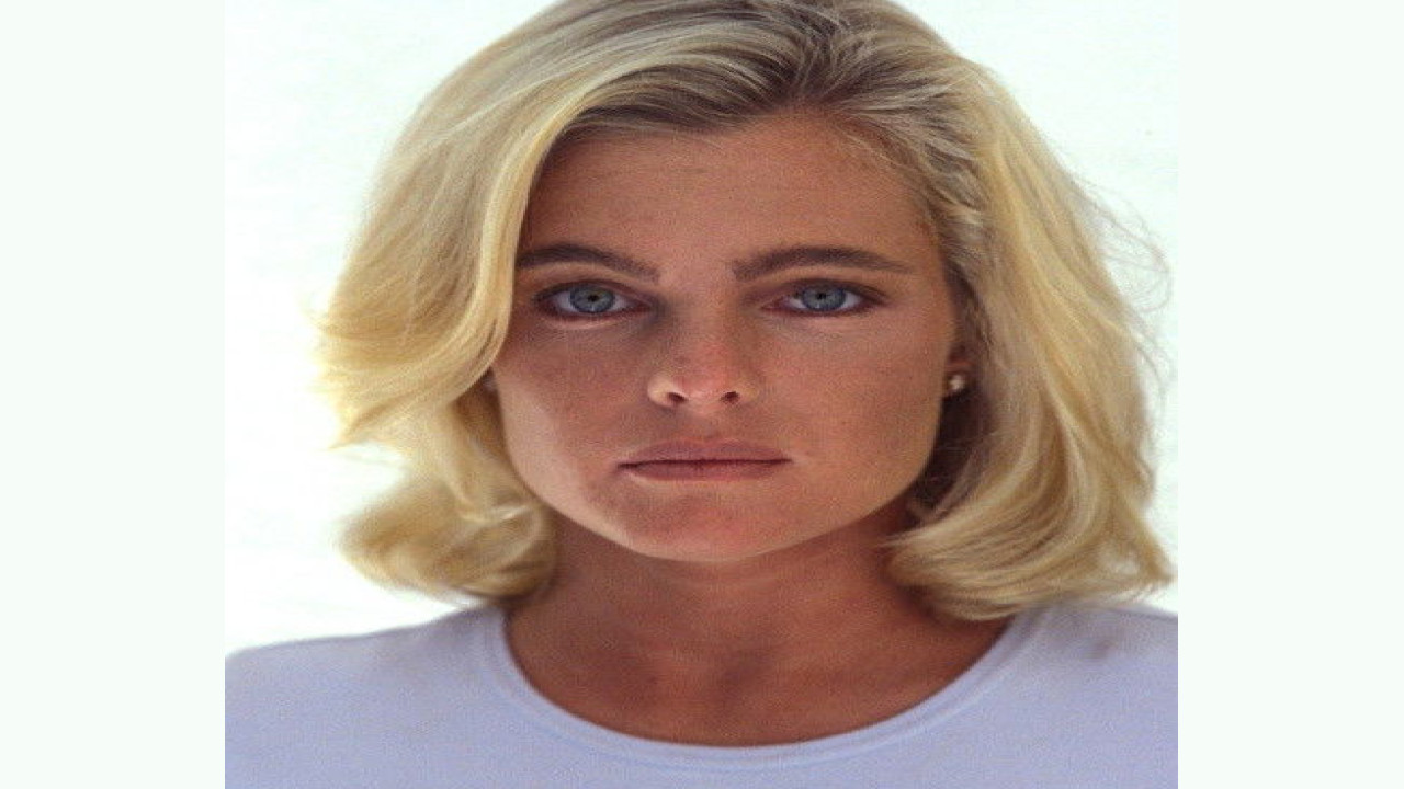 Erika Eleniak (Actriz)