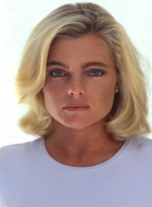 Erika Eleniak (Actriz)