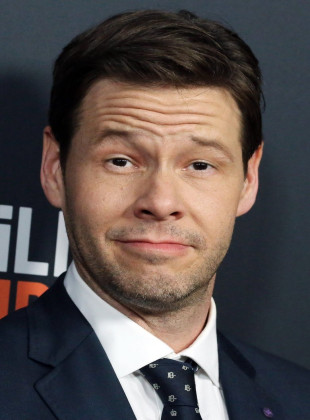 Ike Barinholtz (Actor)