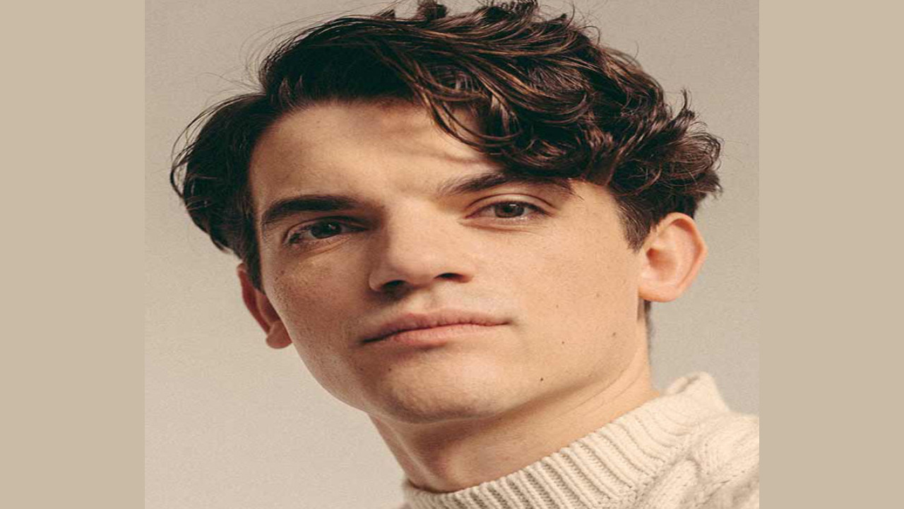 Edward Bluemel (Actor)