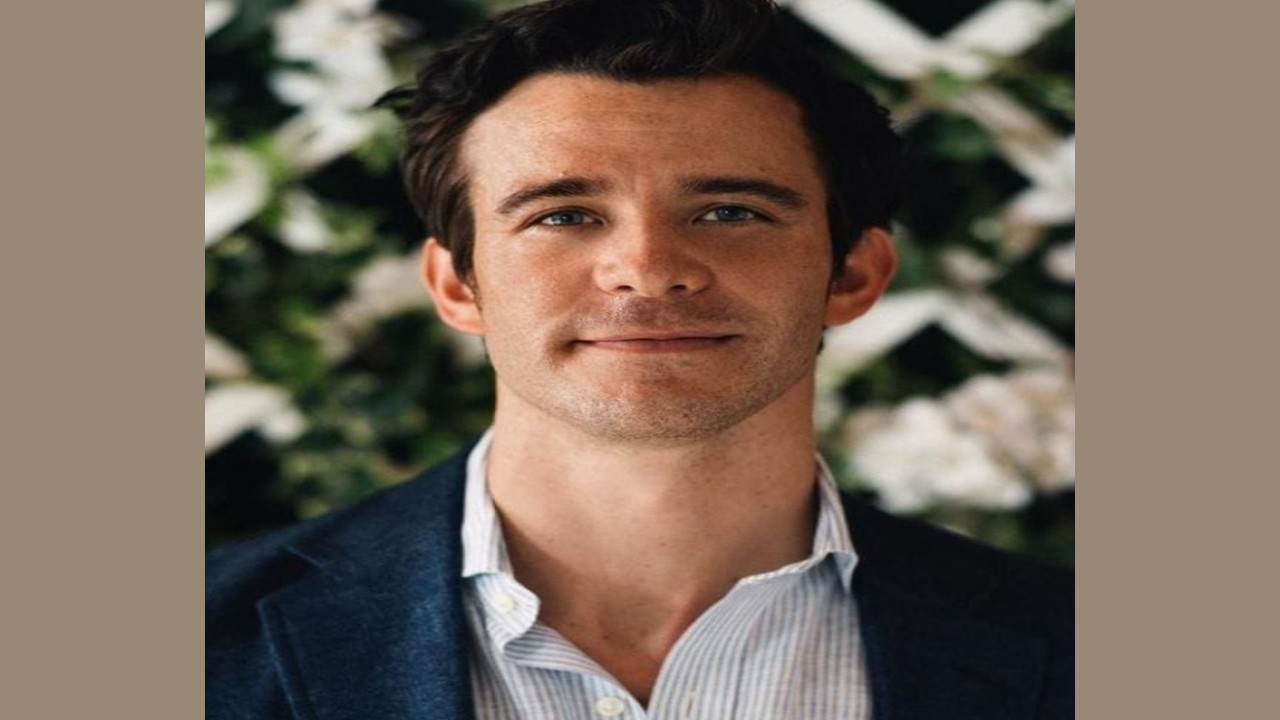 Luke Thompson (Actor)