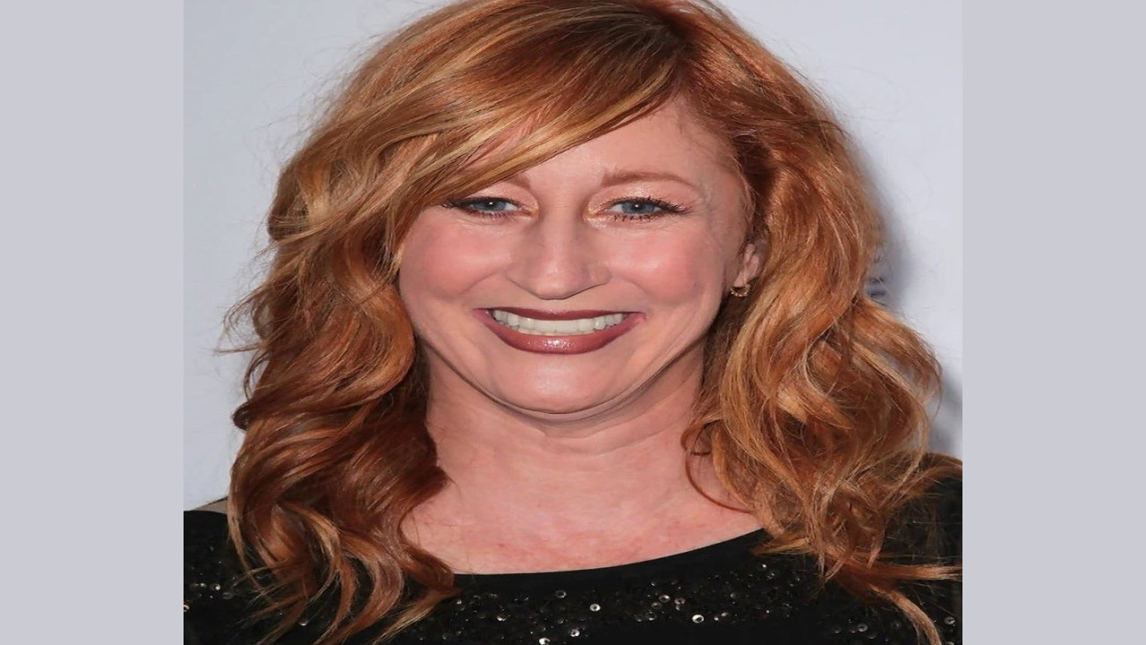 Vicki Lewis (Actriz)