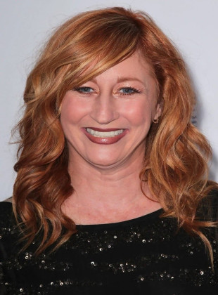 Vicki Lewis (Actriz)