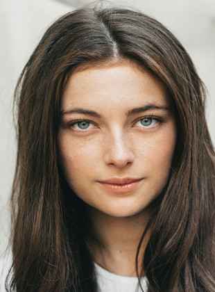 Millie Brady (Actriz)