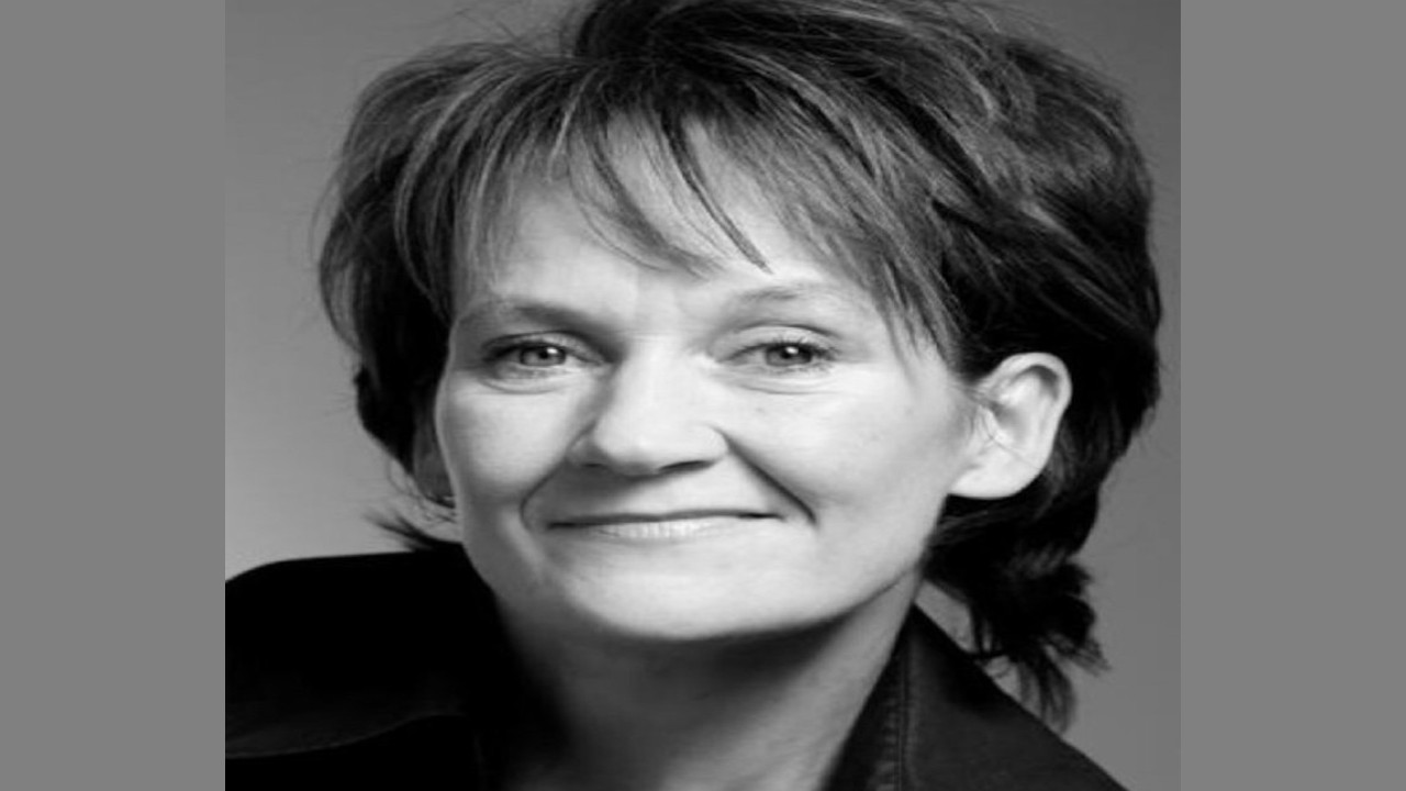 Lorraine Ashbourne (Actriz)