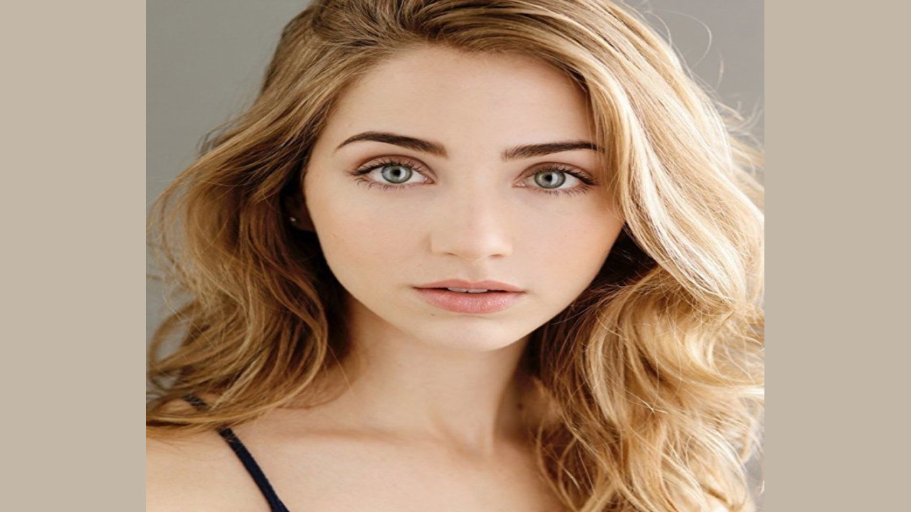 Emily Rudd (Actriz)