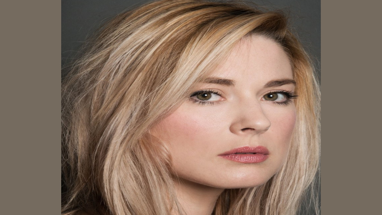 Alexandra Breckenridge (Actriz)