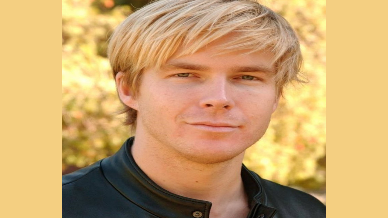 Adam Robitel (Director)