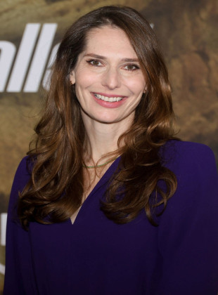 Geneva Robertson-Dworet (Guionista)