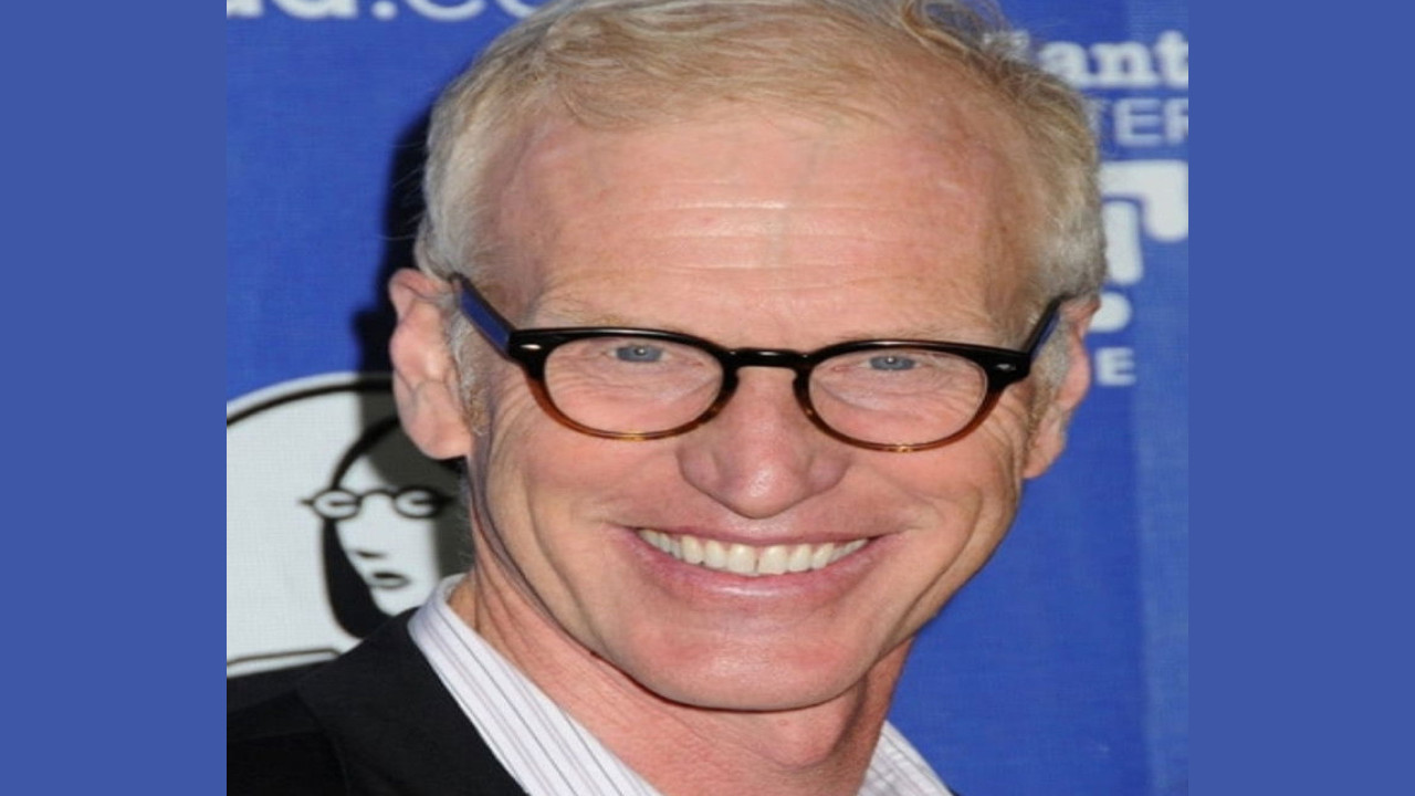 Brad Hall (Guionista)