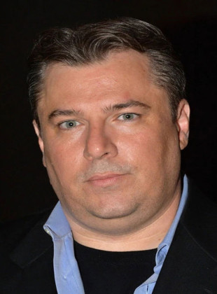 Shane Salerno (Guionista)