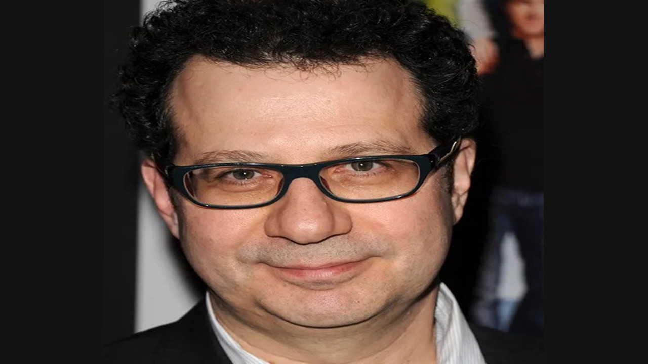 Adam Brooks (Guionista)