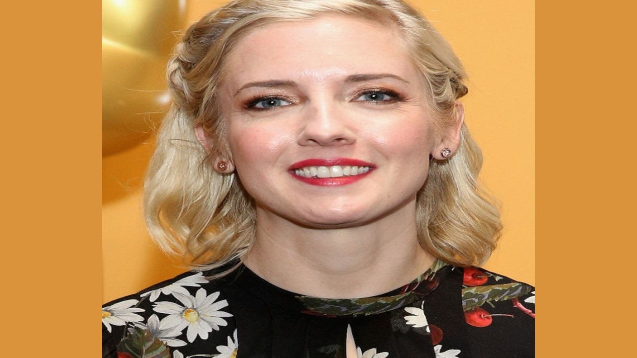 Katie Dippold | Escritora de Estados Unidos que destaca en Comedia, Crimen y Acción