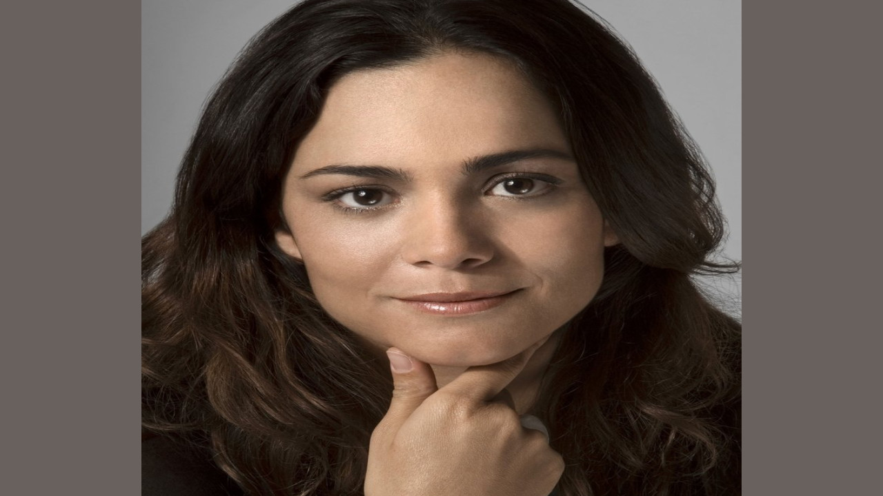 Alice Braga (Presentadora)