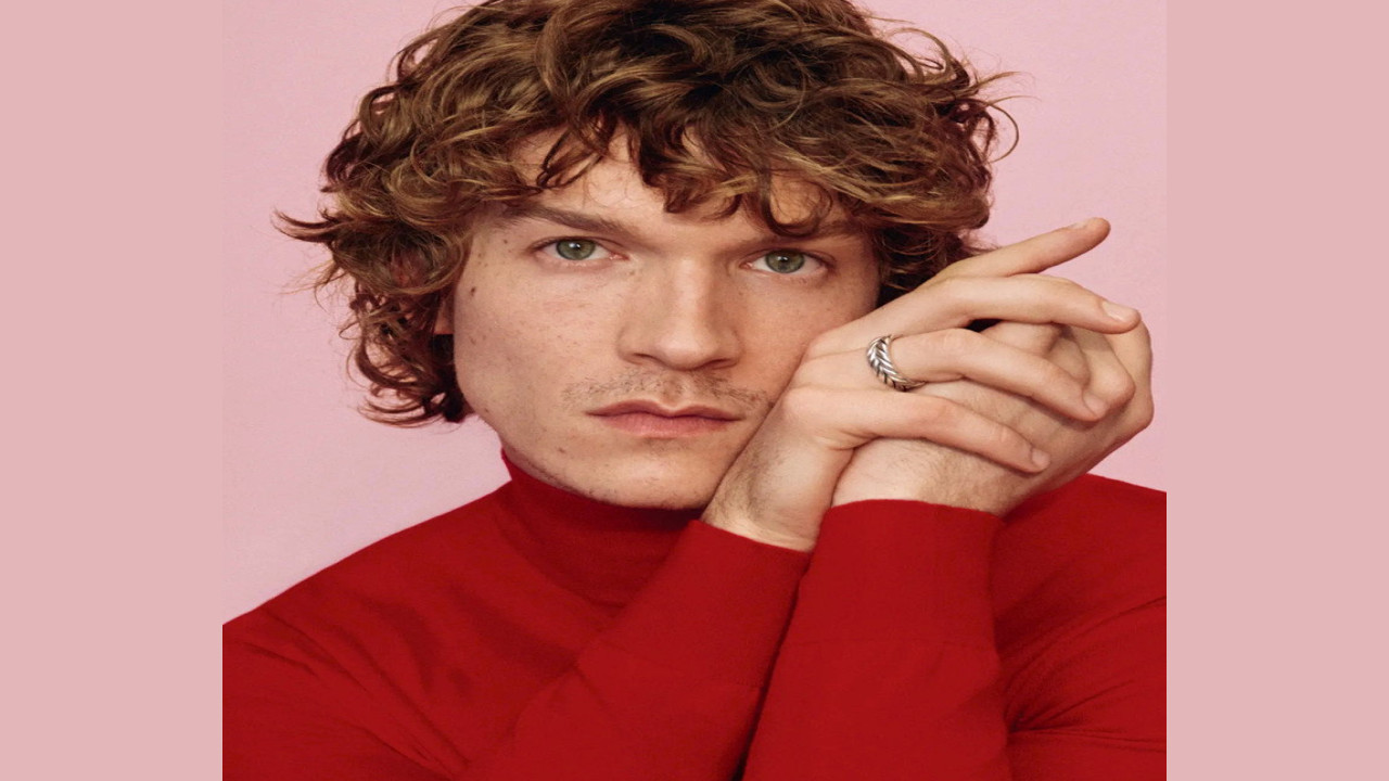 Connor Storrie (Presentador)