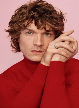 Connor Storrie (Presentador)