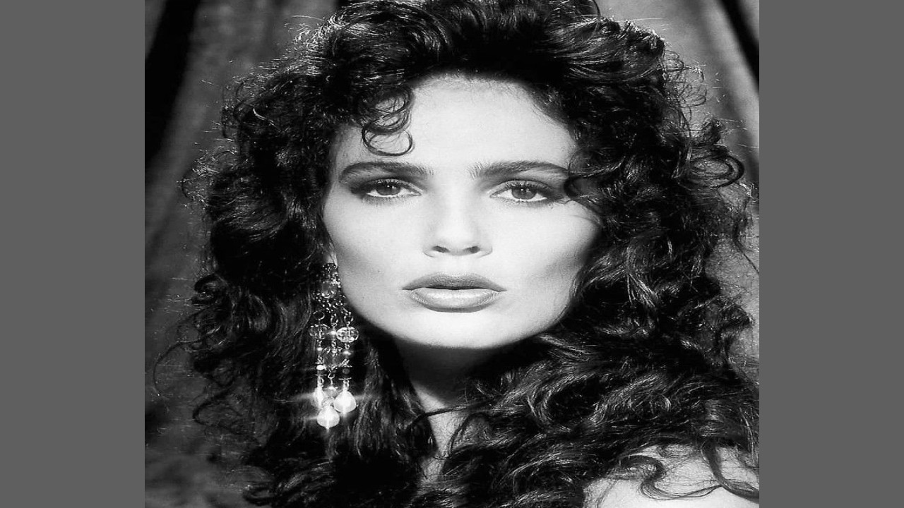 Julie Strain (Presentadora)