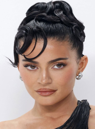 Kylie Jenner (Presentadora)