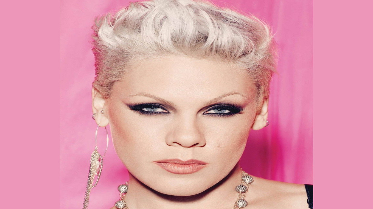 P! nk (Presentadora)