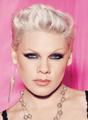P! nk (Presentadora)