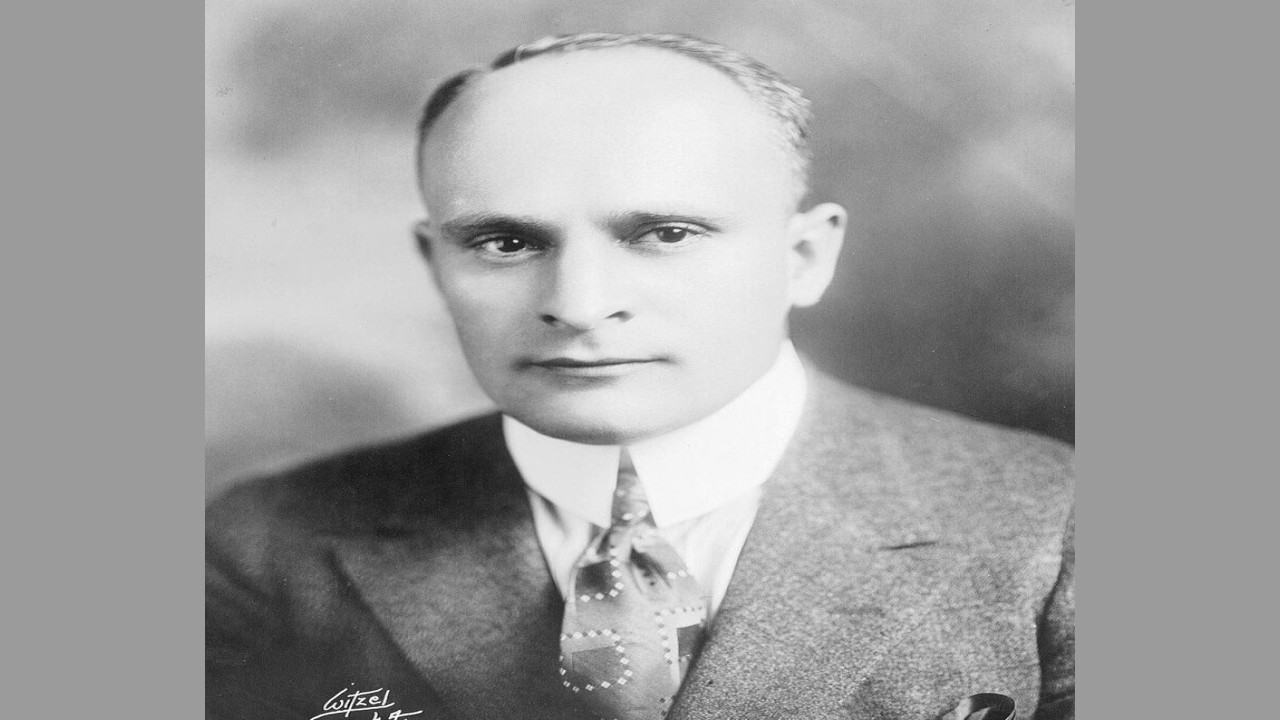 C. Gardner Sullivan (Presentador)