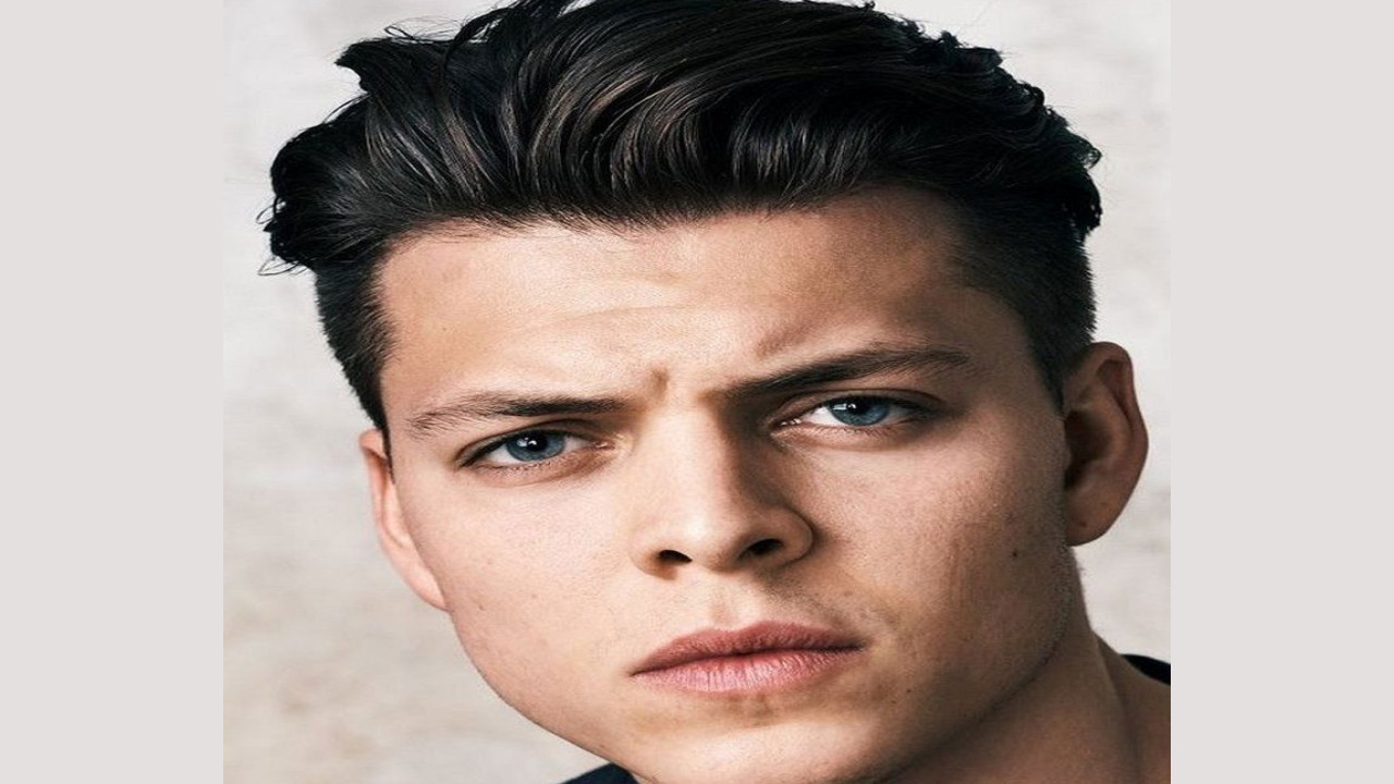 Alex Høgh Andersen (Presentador)